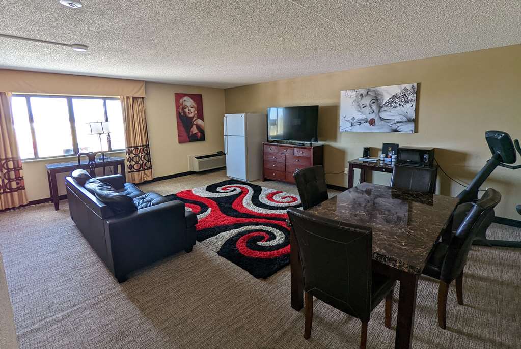 Super 8 by Wyndham Wichita North - photo 18