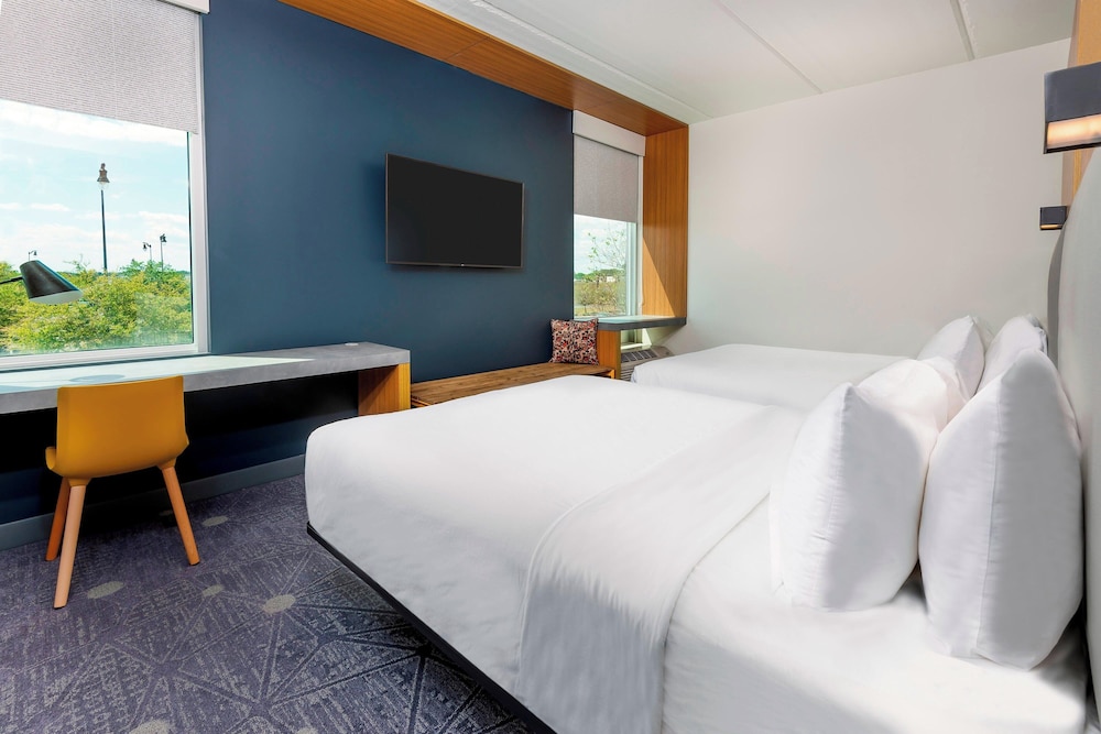 Aloft Jacksonville Airport - photo 11