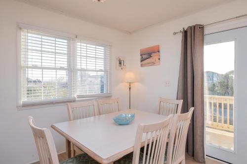 Splendid Days by Oak Island Accommodations - photo 17
