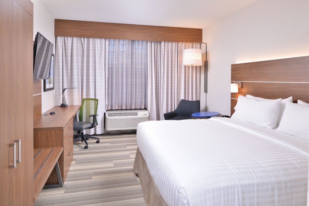 Holiday Inn Express & Suites Indianapolis Dtn Conv Ctr Area by IHG - photo 5