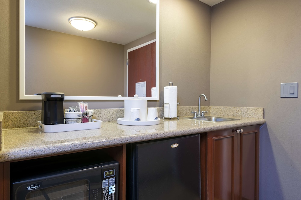 Hampton Inn & Suites Fort Myers Colonial Blvd - photo 16