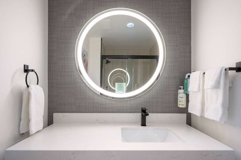 La Quinta Inn & Suites by Wyndham Yucaipa - photo 16