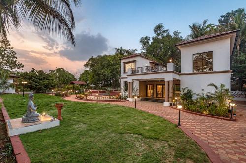SaffronStays RiverFront Manor 5 BDR pool villa by Pej River — 4-Star Luxury Hotel in Karjat, India