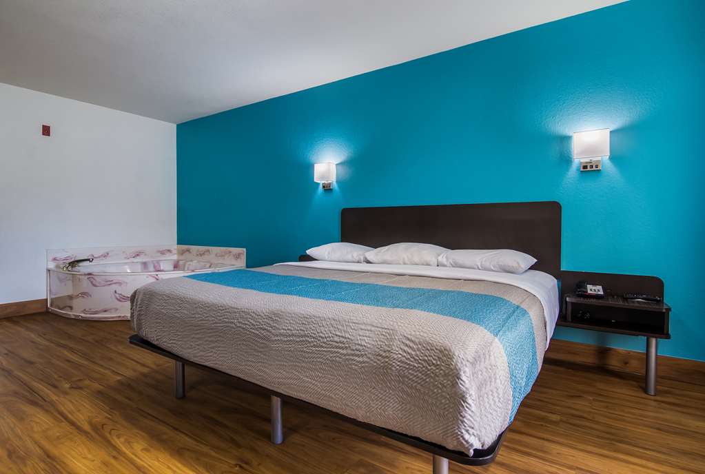 Motel 6 Pensacola N.A.S. - photo 25