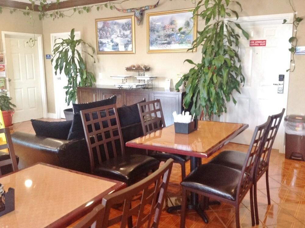 Americas Best Value Inn And Suites Houston Tomball Parkway - photo 16