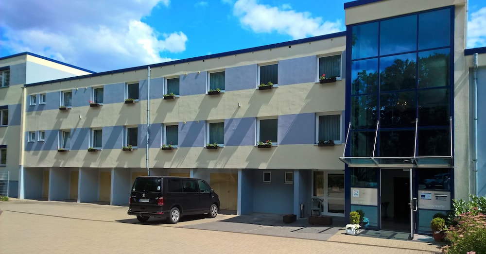 Hotel Am Klieversberg — Wolfsburg — photo 2