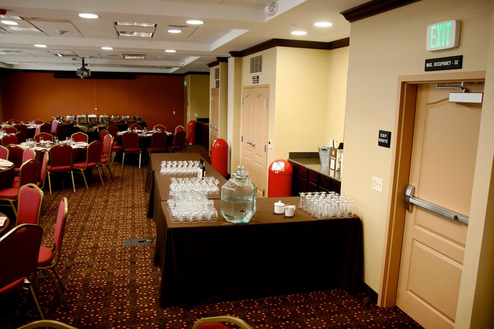 Hampton Inn & Suites Folsom - photo 82