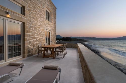 Villa Maistros — 4-Star Luxury Hotel in Kissamos, Greece