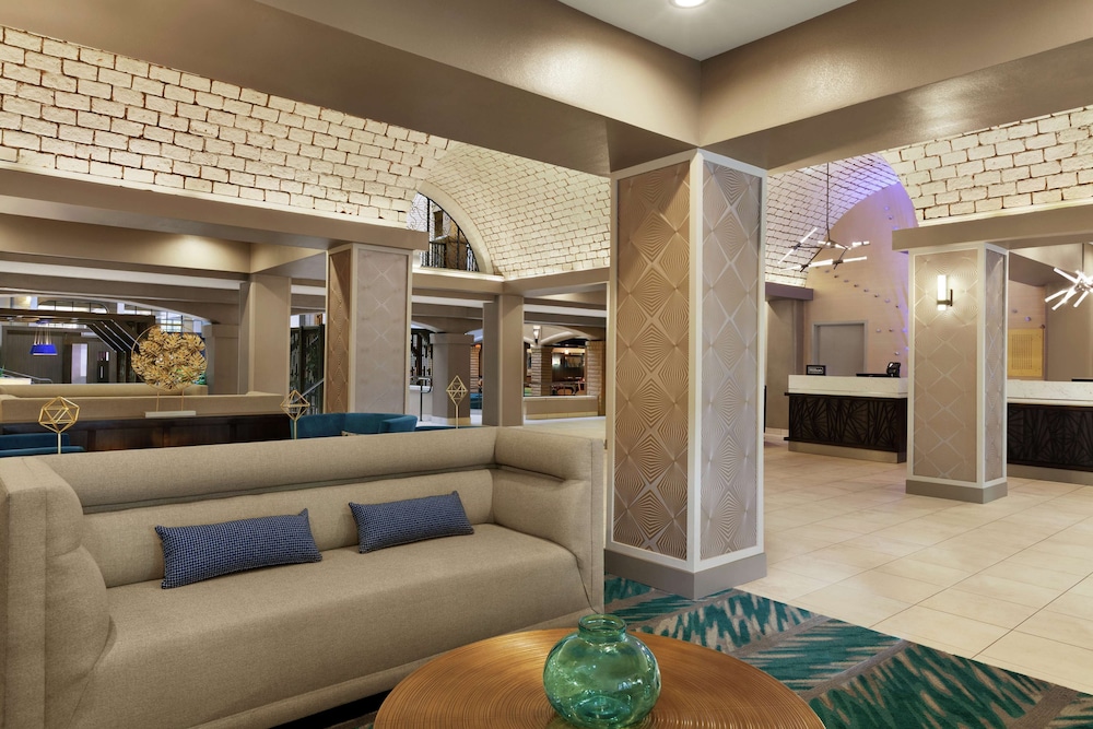 Embassy Suites by Hilton Arcadia Pasadena Area - photo 4