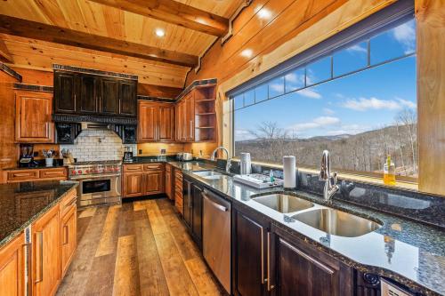 Tennessee Whiskey Indoor Pool Amazing Views Theater Room Hot Tub 5 Star Luxury - photo 19