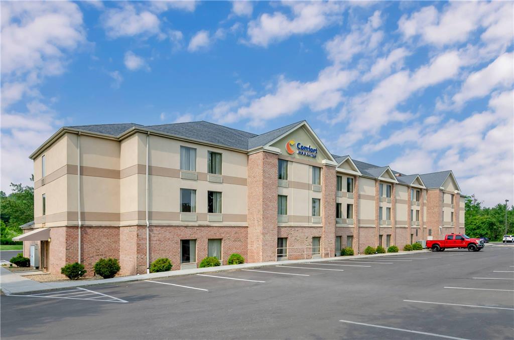 Comfort Inn & Suites Christiansburg I 81 — hotel in Christiansburg