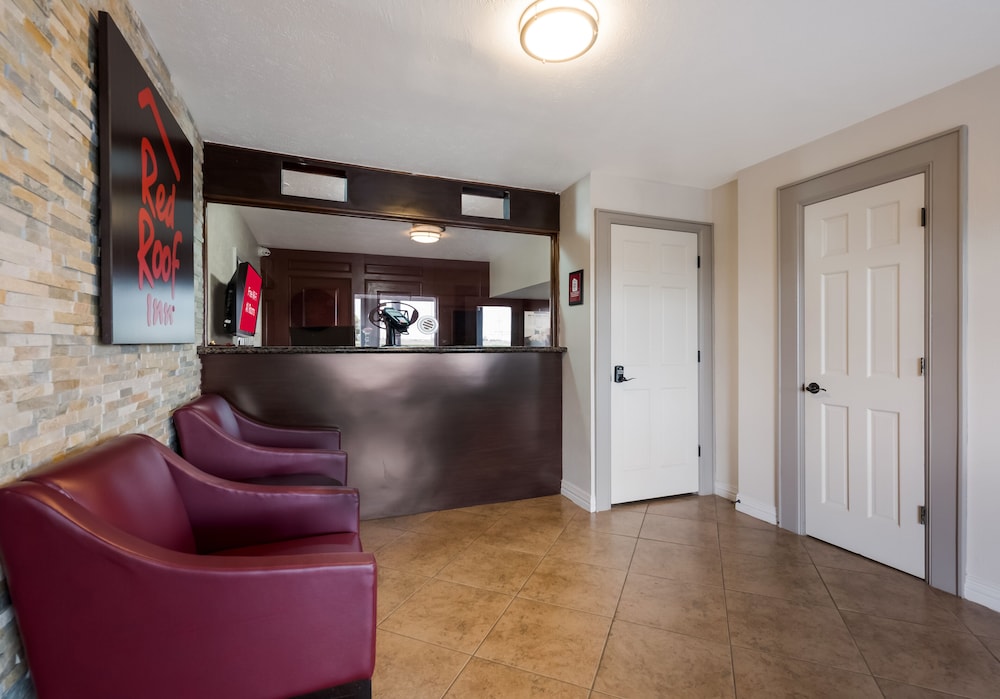 Red Roof Inn Madisonville - photo 5