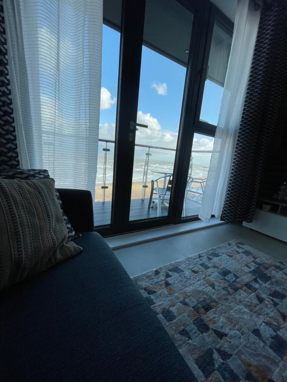 Beachfront 2 Bed Flat Ramsgate Kent in Ramsgate, United Kingdom