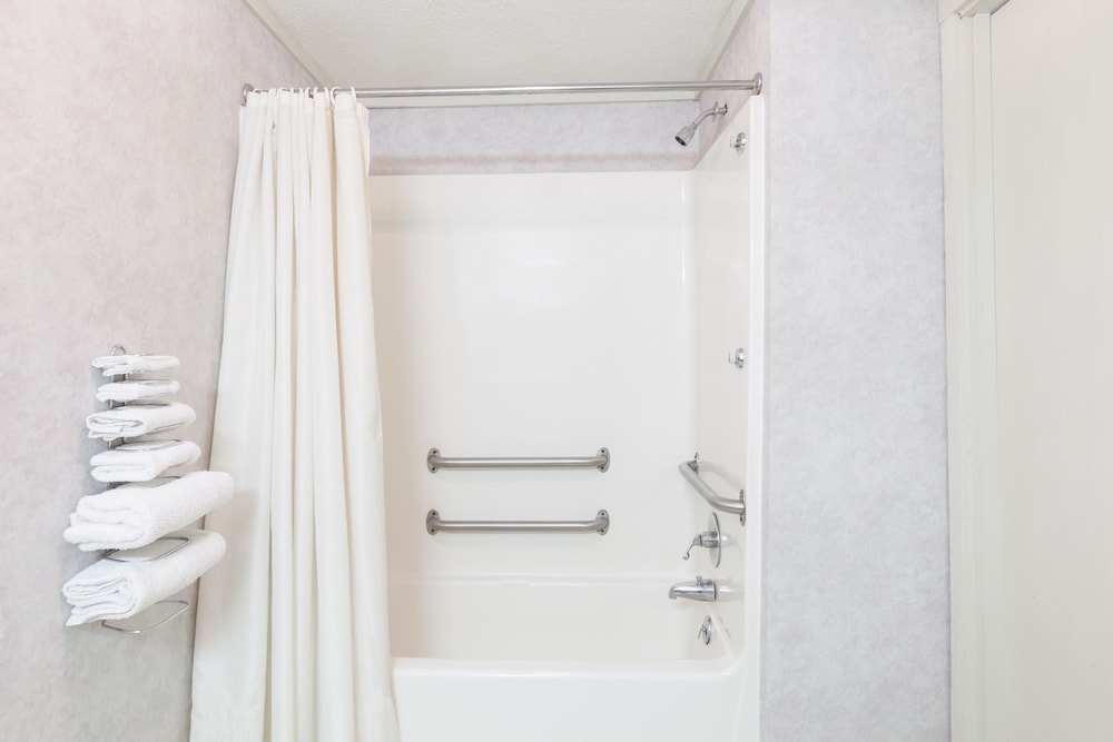 Travelodge by Wyndham Elkton University Area - photo 14