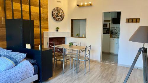 Chaleureuse Echappee : Commodites Calme Confort in Angers, France