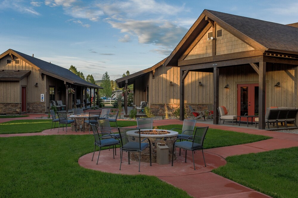 Golden Stone Inn - photo 47