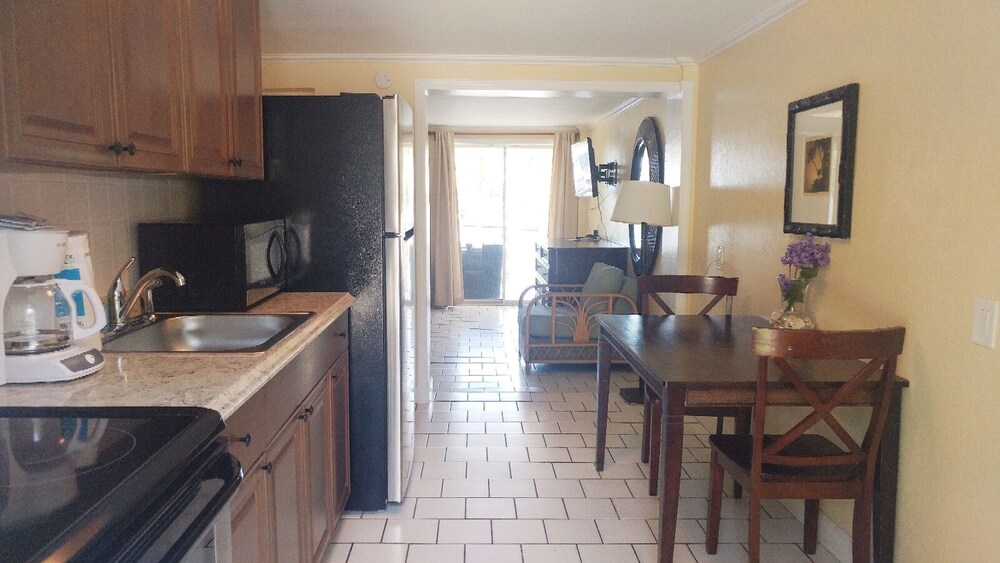 Flamingo Inn Bayside Suites - photo 19