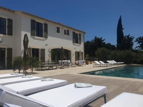 Mas D Exception Au Cœur Des Alpilles in Fontvieille, France