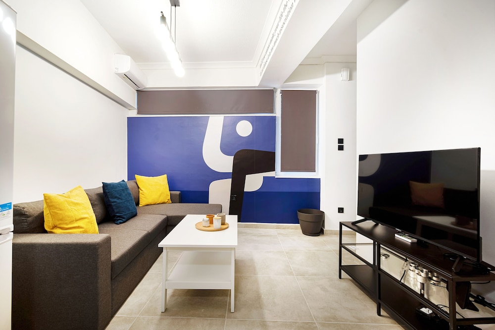 Chez Meme - carbon neutral hotel in Unknown City