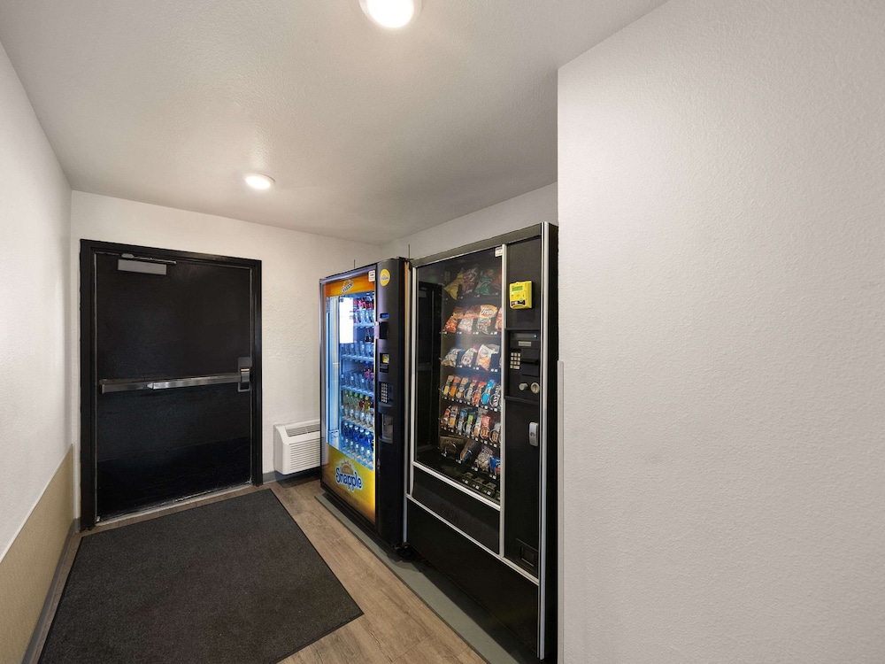 WoodSpring Suites Rockwall East Dallas - photo 33