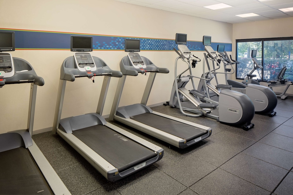 Hampton Inn & Suites Nashville Airport - photo 32