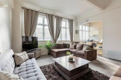 The Nest Central and Sunny Wellington Loft — 4-Star Luxury Hotel in Wellington, New Zealand