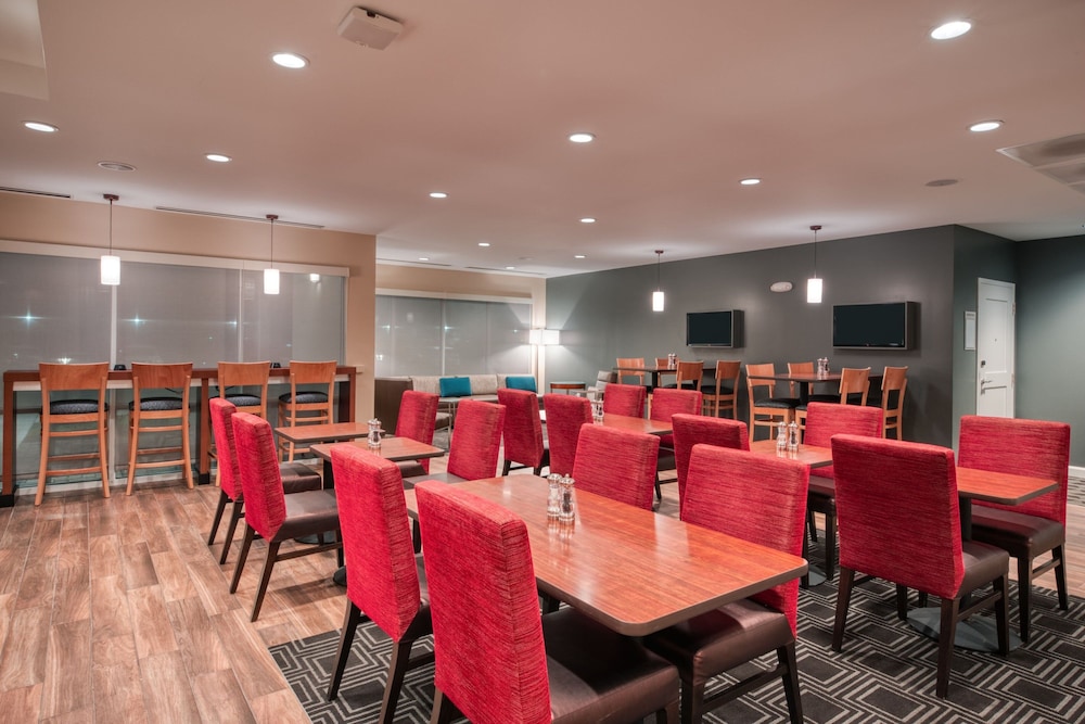 TownePlace Suites by Marriott Indianapolis Airport - photo 56