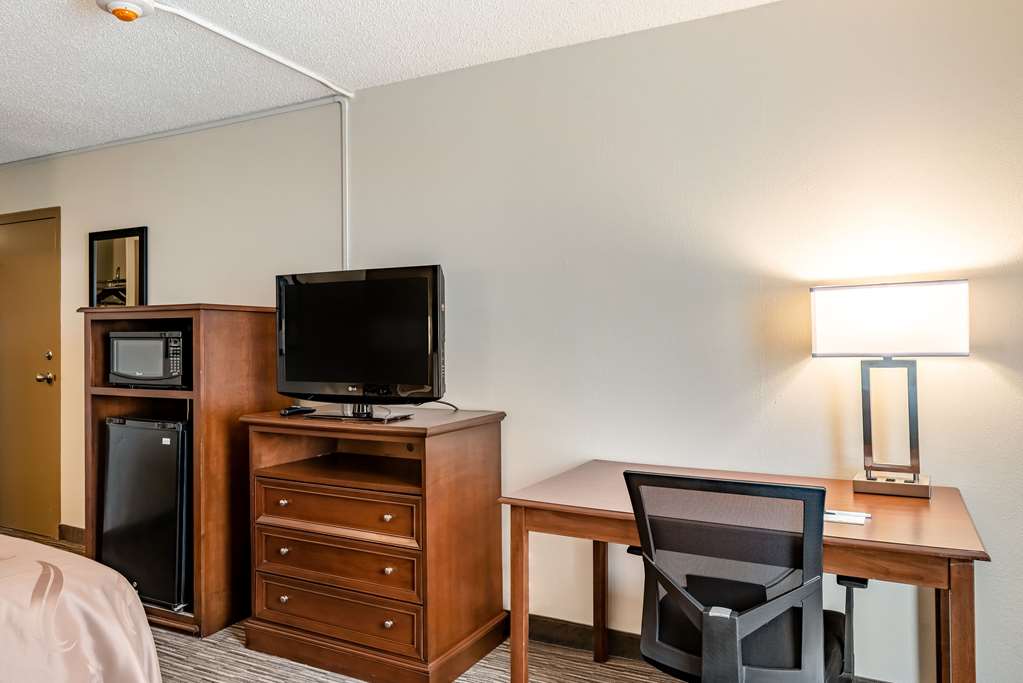 Quality Inn Bucyrus North - photo 11