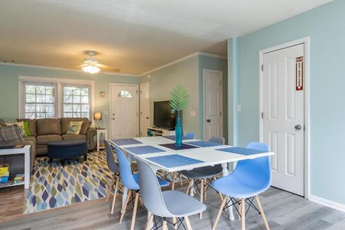 Beach Happy by Oak Island Accommodations - photo 25