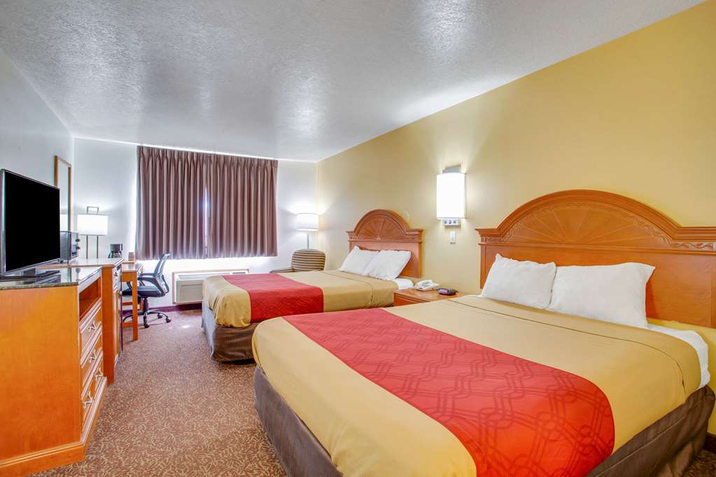 Econo Lodge Inn & Suites Albuquerque East I 40 Eubank Exit - photo 8