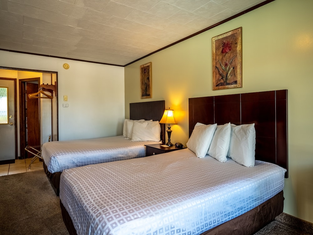 Lake 'N Pines Motel - photo 11