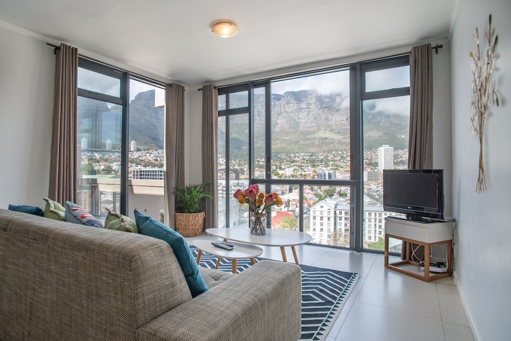 Four Seasons Apartments