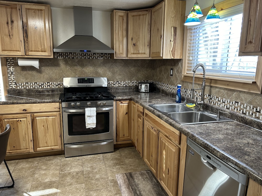 Chinook Winds Motel - photo 86