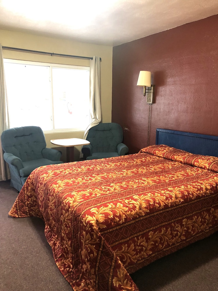 Laurel Park Inn - photo 5