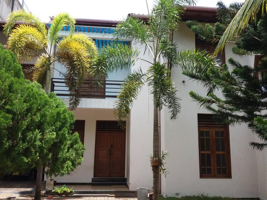 Villa Four Seasons — 4-Star Luxury Hotel in Mirissa City, Sri Lanka