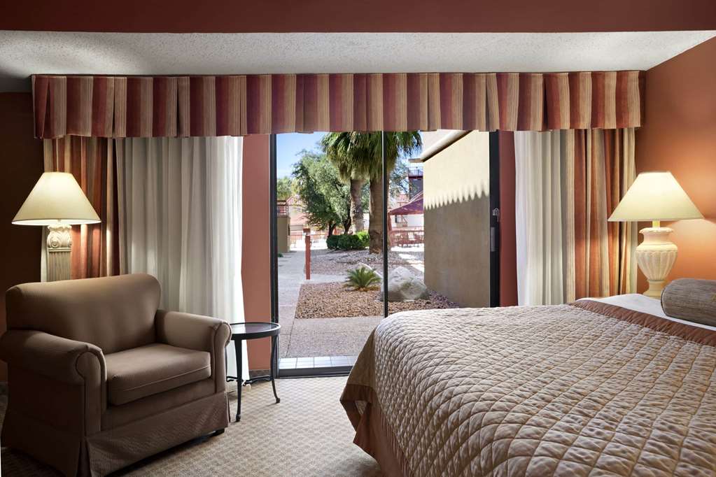 Wyndham El Paso Airport Hotel & Waterpark - photo 15
