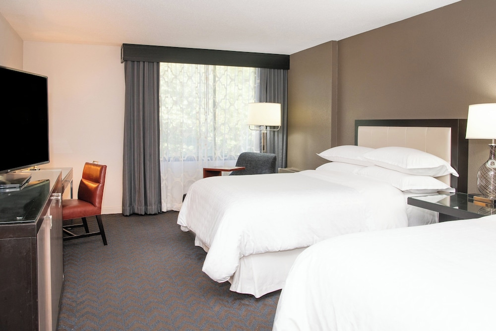 Sheraton Minneapolis West Hotel - photo 22