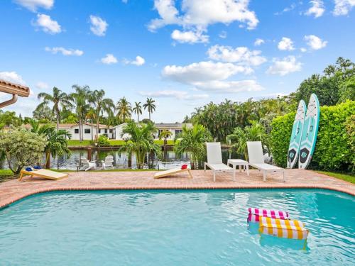 Sunshine Retreat I Waterfront I Pool I Paddle Boards I Bikes in Fort Lauderdale, United States