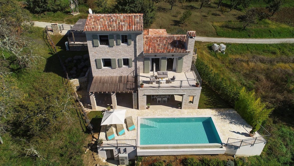 Jd Villas — 4-Star Luxury Hotel in Motovun, Croatia