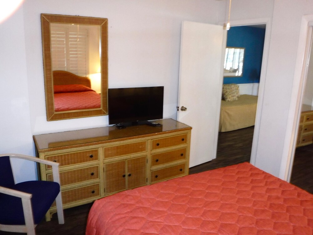 Waterside Inn on the Beach - photo 16