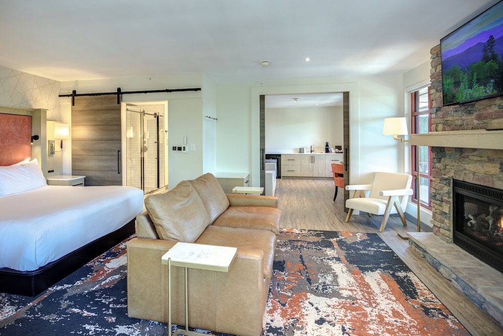 The Embers Hotel - photo 37