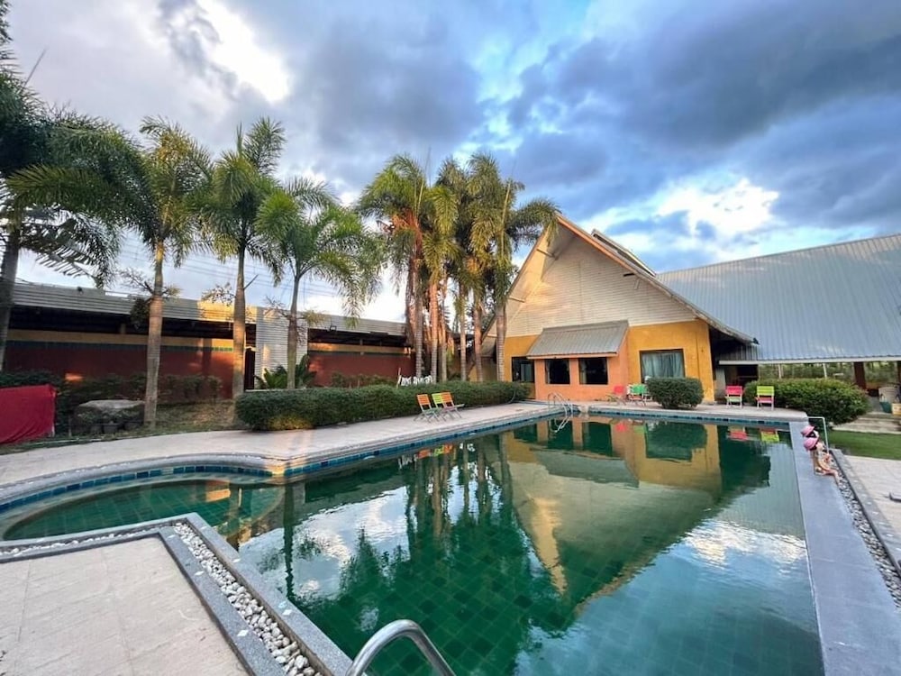 Petpumok Wangnamkhiao Hotel in Wang Nam Khiao, Thailand