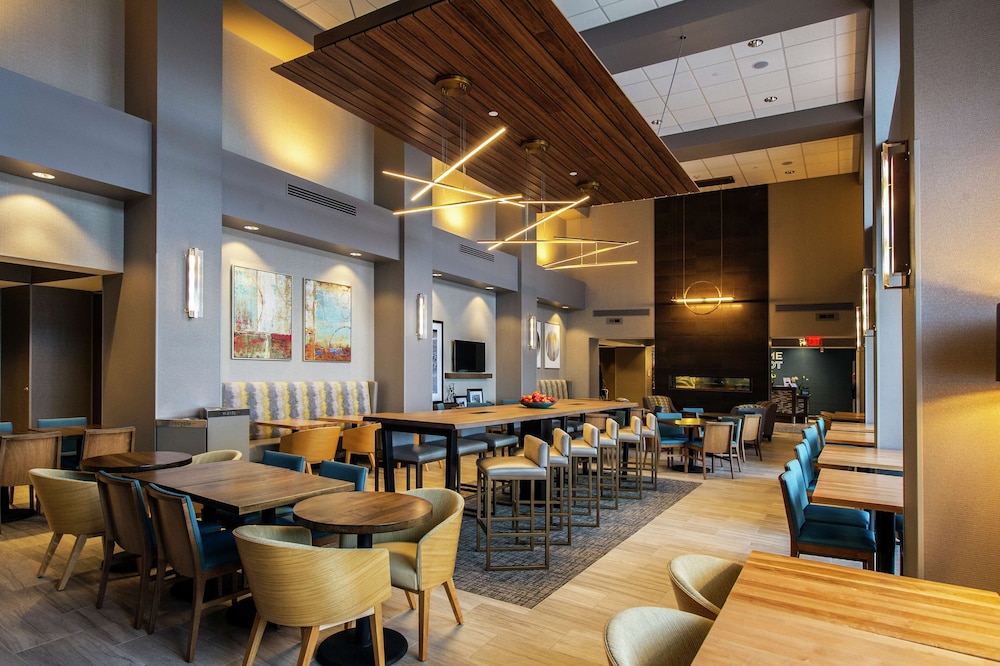 Hampton Inn & Suites Foxborough Mansfield - photo 40