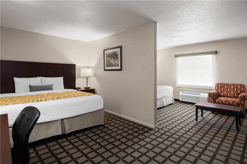 Baymont by Wyndham Jefferson City - photo 24