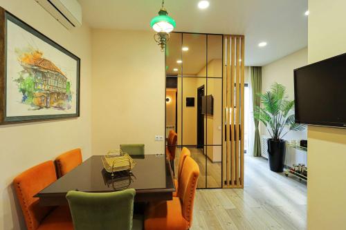 Comfortable 2BR Apt with 3 Balconies by Wehost