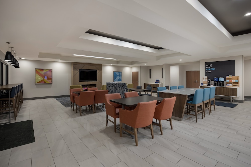 Holiday Inn Express Hotel & Suites PERRY by IHG - photo 61
