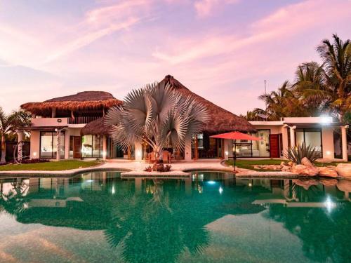 Villa De Las Rocas — 4-Star Luxury Hotel in Puerto Escondido, Mexico