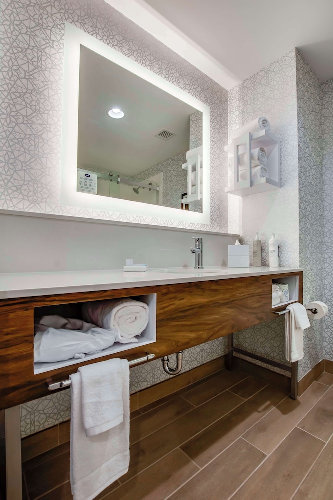 Hampton Inn & Suites by Hilton Louisville East Oxmoor - photo 13