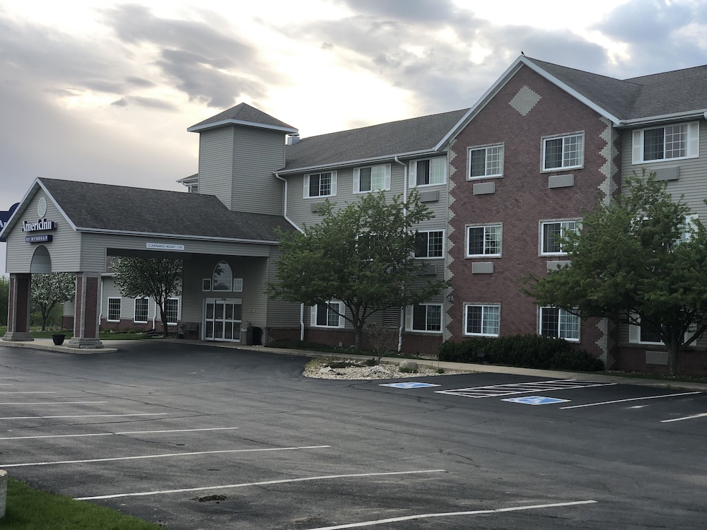 AmericInn by Wyndham Maquoketa - photo 24