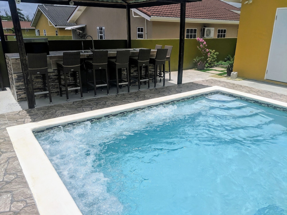 Zades Vacation Home — 4-Star Luxury Hotel in Ocho Rios, Jamaica